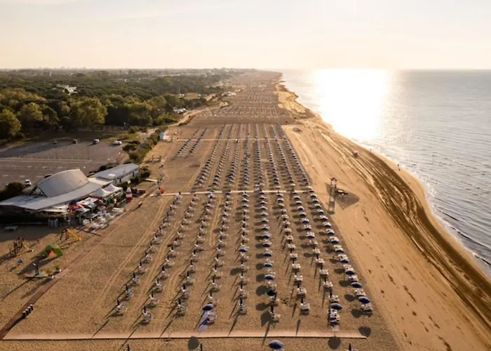 Stylish 50mt From The Sea With Pool Access Apartmán